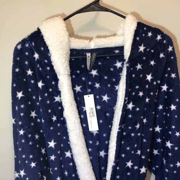 NWT Jaclyn Intimates robe with star design - Picture 2 of 4